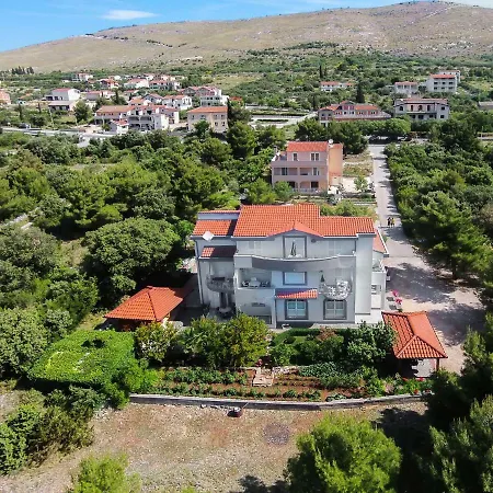 Apartment Vesna Grebastica