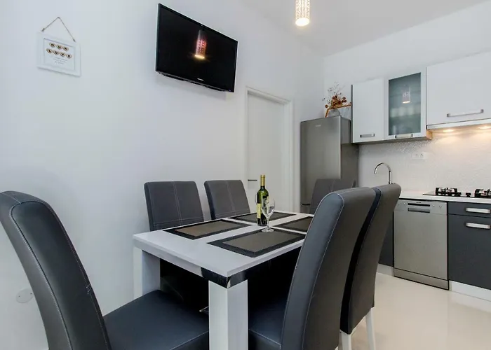 Vesna Apartman Grebastica